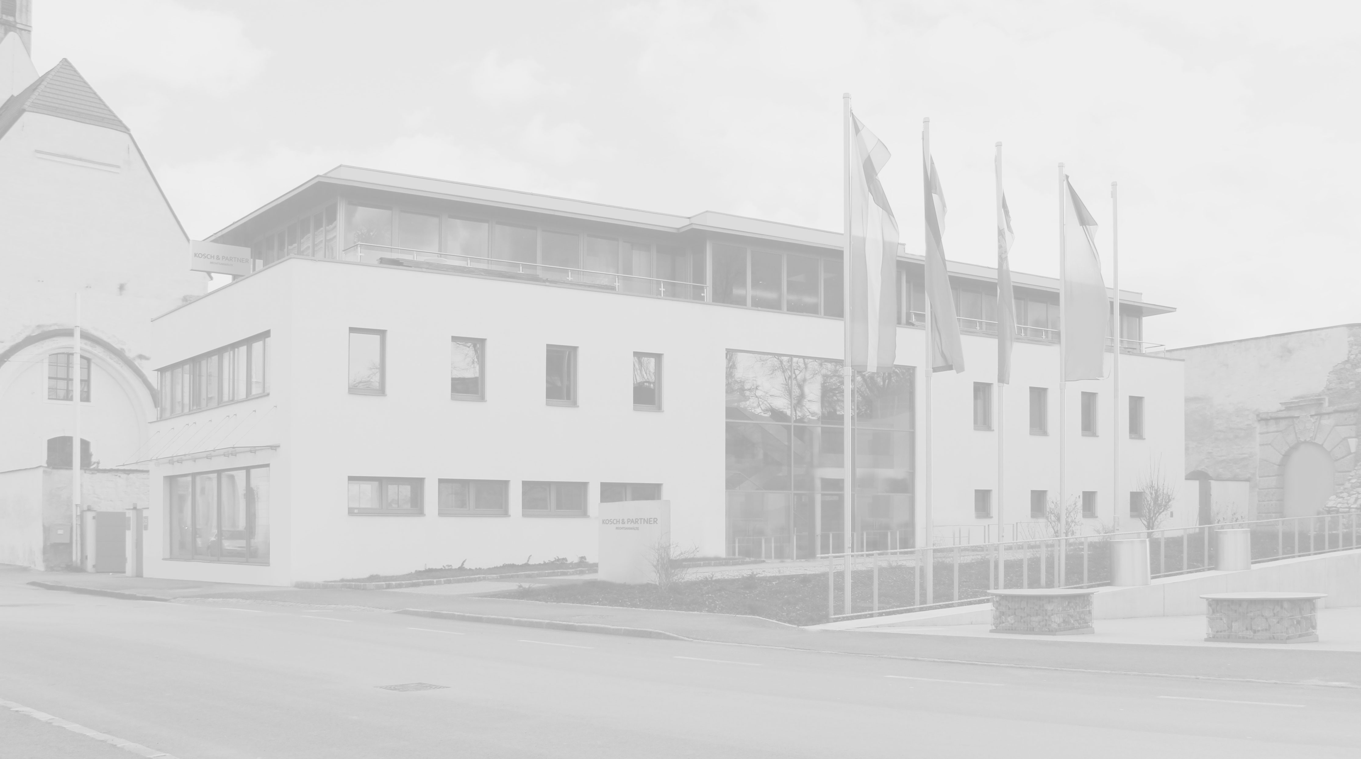 Außenansicht der Fassade der Anwaltskanzlei "Kosch & Partner Rechtsanwälte" in Wiener Neustadt